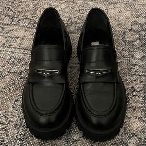 Steve Madden Black women’s loafers